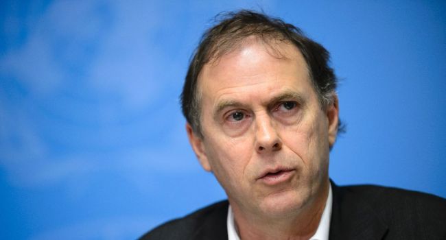 Le porte-parole du Haut-Commissariat des Nations Unies aux Droits de l'homme, Rupert Colville, lors d'une conférence de presse à Genève. FABRICE COFFRINI : AFP